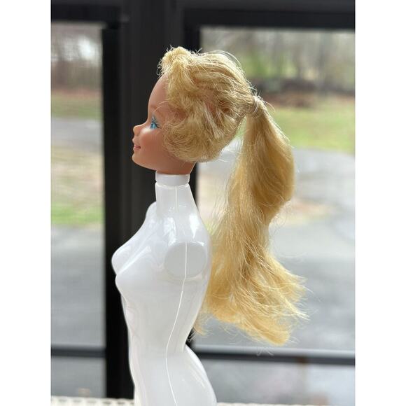 Vintage 1982 Happy Birthday Barbie Doll #1922 Head - Picture 3 of 6